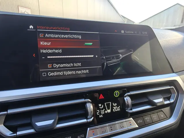 BMW 3 Serie Touring 320i|M-sport| 2021 Benzine 15