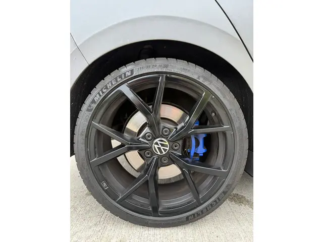 Volkswagen Golf 2.0 TSI R 4Motion 2022 Benzine 8