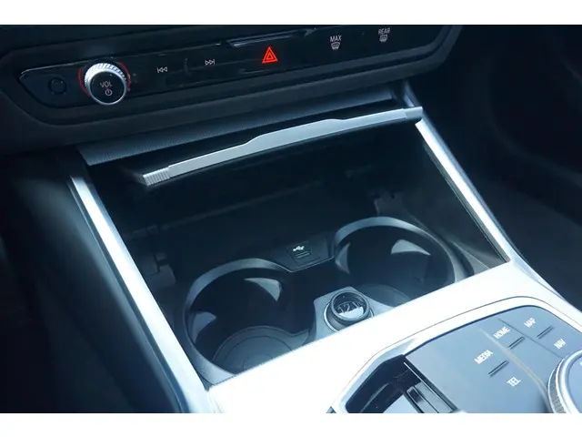 BMW 3 Serie Sedan 320e 2025 Hybride Benzine 17