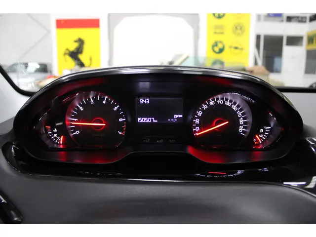 Peugeot 208 1.0 VTi Access 2013 Benzine 12