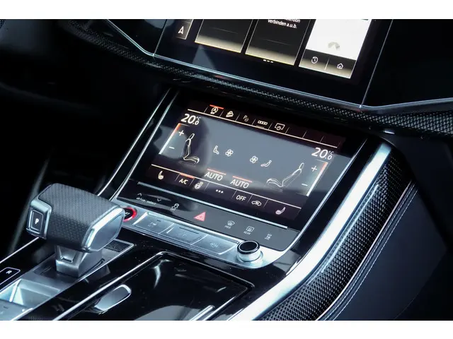Audi SQ8 4.0 TFSI quattro 2021 Benzine 24