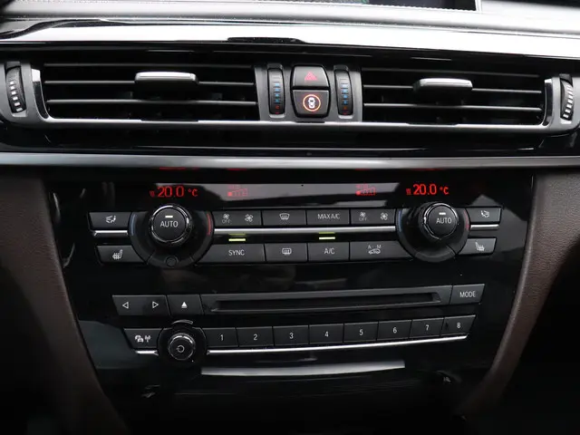 BMW X5 xDrive40e iPerformance 2015 Hybride Benzine 25