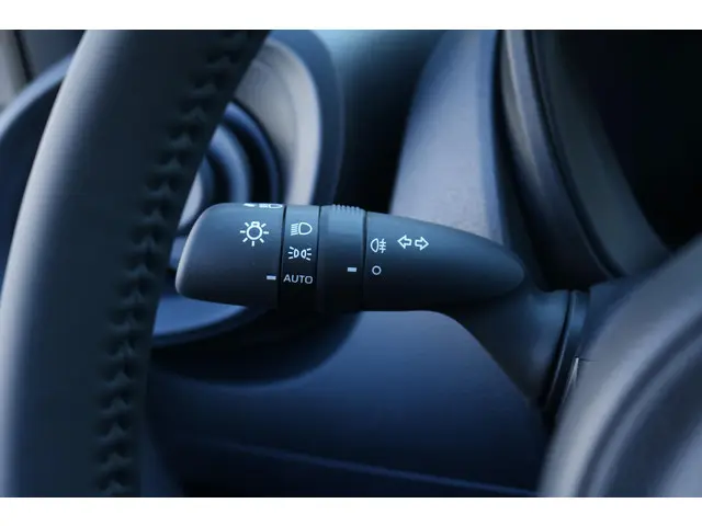Toyota Aygo X 1.0 VVT-i MT play, 2025 Benzine 18