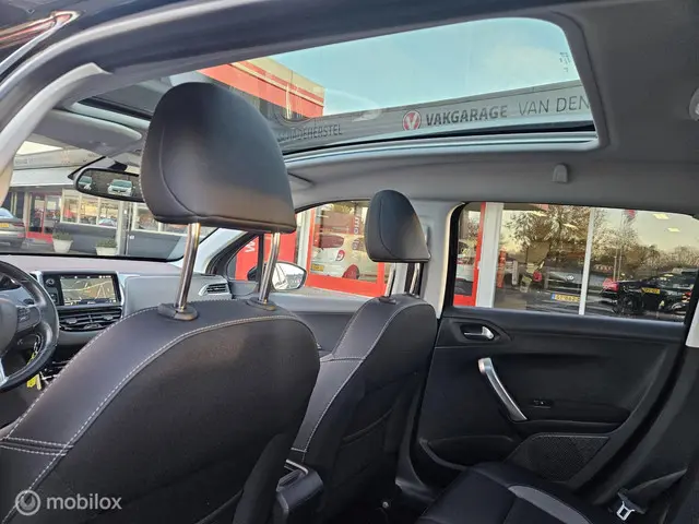 Peugeot 2008 1.2 PureTech GT-Line 2019 Benzine 13