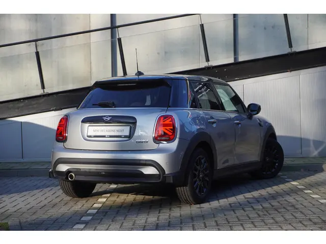 MINI 5-Deurs Cooper C 2023 Benzine 2