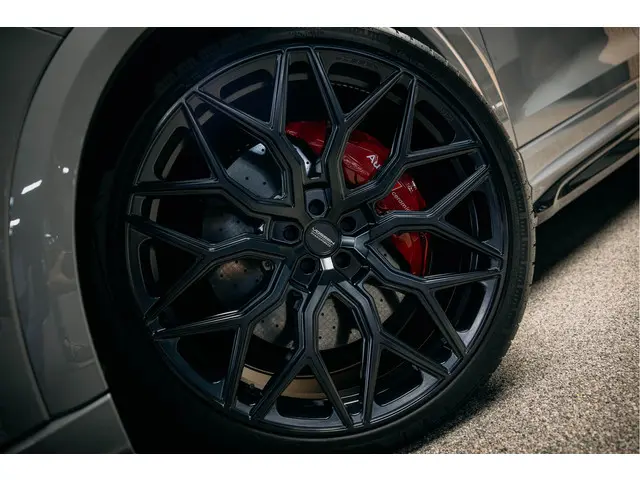 Audi RSQ8 2