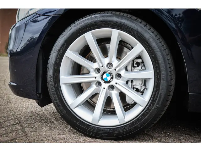 BMW 5 Serie 528i Luxury Edition 2015 Benzine 19