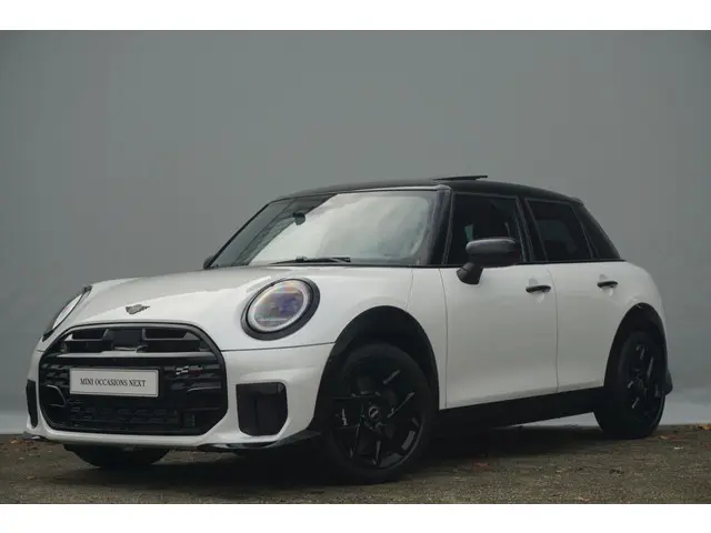 MINI 5-Deurs Cooper 2025 Benzine 27