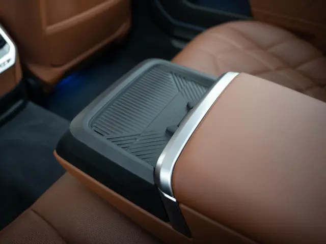 BMW 7 Serie M760e xDrive 2023 Hybride Benzine 57