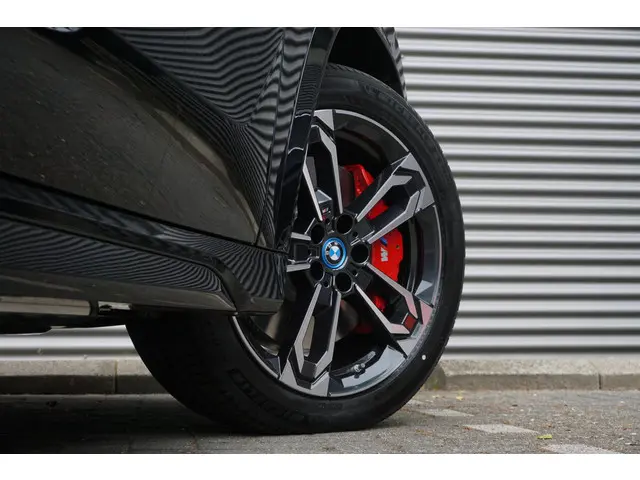 BMW iX1 eDrive20 67 kWh 2025 Elektrisch 25