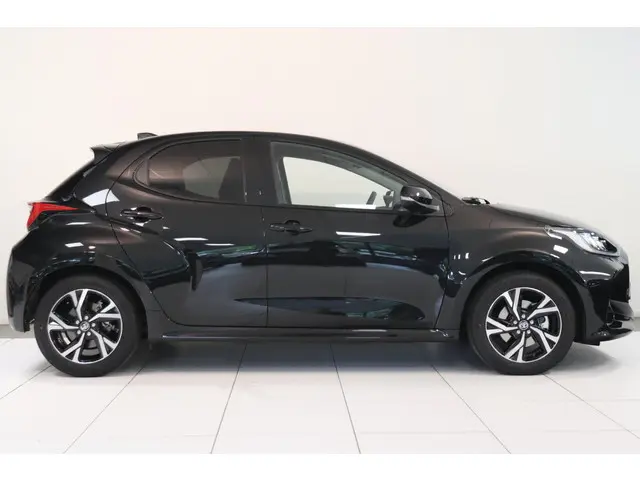 Toyota Yaris 1.5 Hybrid 2025 Hybride Benzine 17