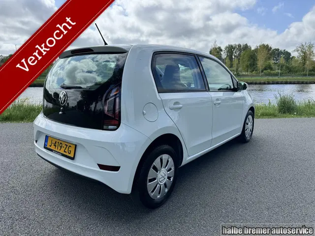 Volkswagen up! 3