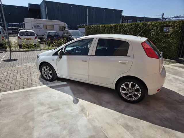 Fiat Punto Evo 0.9 TA Sempre 2017 Benzine 3