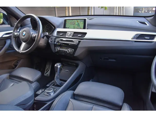 BMW X1 xDrive25i 2016 Benzine 10