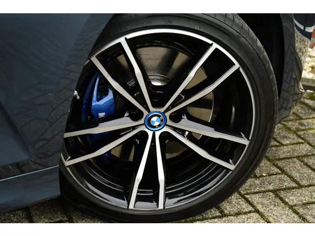 BMW 3 Serie Touring 330e M-Sport 2025 Hybride Benzine 9