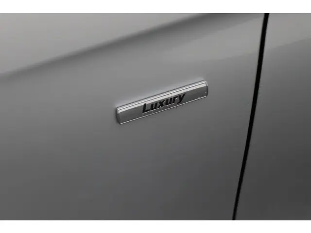 BMW 3 Serie 320i High Executive 2015 Benzine 28