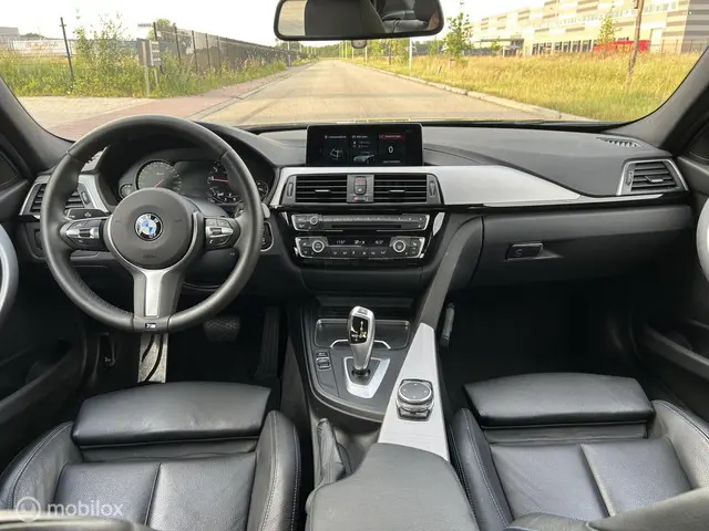 BMW 3 Serie 318i M High Executive 2019 Benzine 5