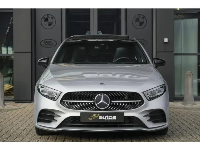 Mercedes-Benz A-Klasse A220 AMG 190pk 2019 Benzine 18