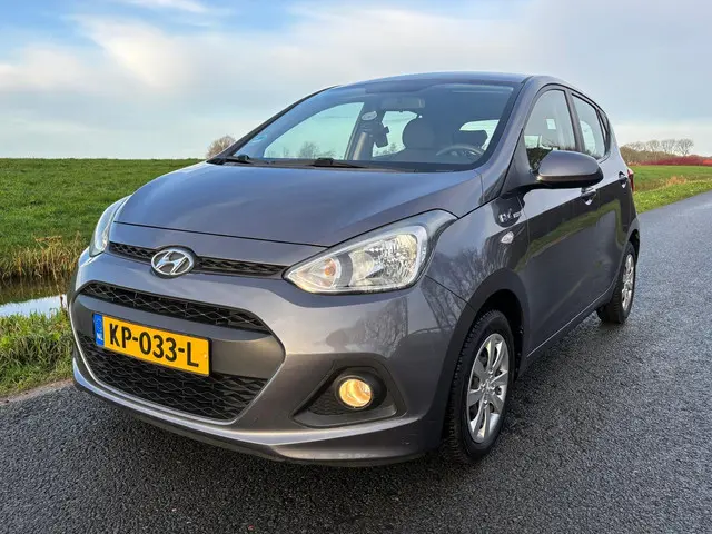 Hyundai i10 1.0i i-Motion Comfort 2016 Benzine 4