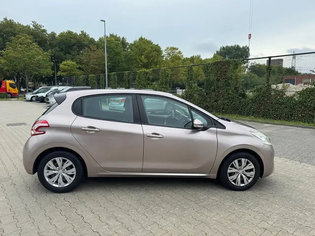 Peugeot 208 1.2 VTi Envy 2012 Benzine 15