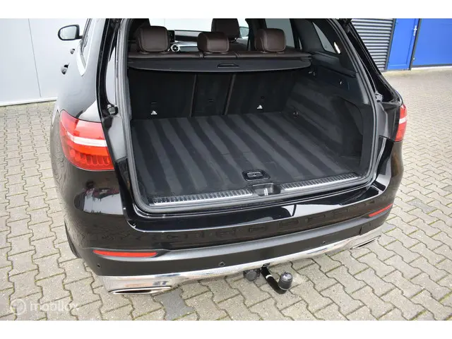 Mercedes-Benz GLC 250 4MATIC Prestige 2015 Benzine 32