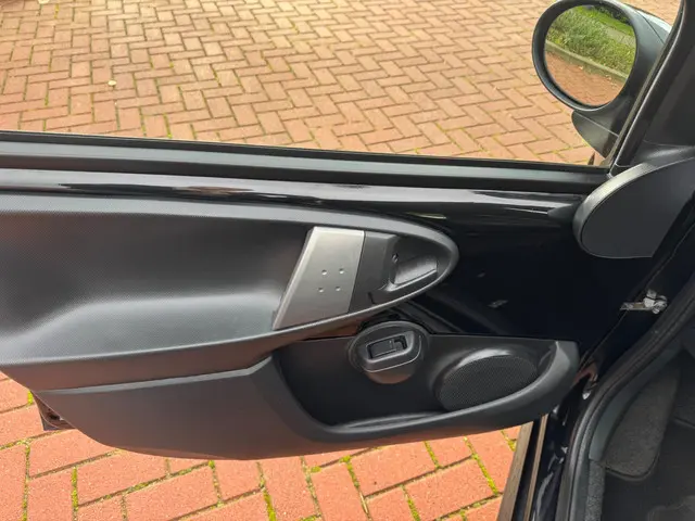 Peugeot 107 1.0 Active 93.000 KM AIRCO 2013 Benzine 10