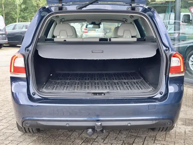 Volvo V70 D2 Nordic+ Automaat, excl BPM 2014 Diesel 13