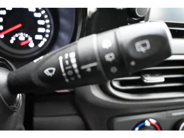 Hyundai i10 1.0 Comfort 2023 Benzine 28