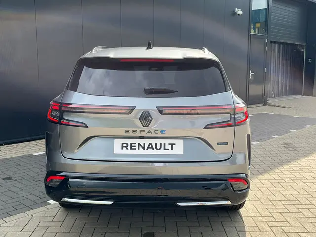 Renault Espace esprit Alpine 2025 Hybride Benzine 3
