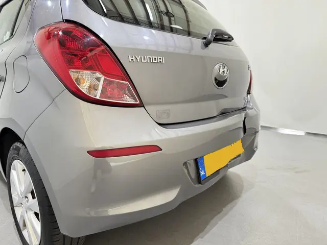 Hyundai i20 I-20 HB 1.2i i-Deal Airco NAP 2014 Benzine 11