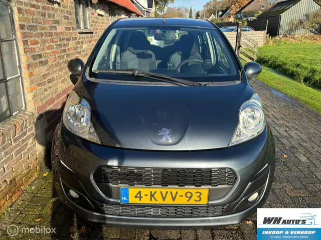 Peugeot 107 1.0 Envy Zeer mooi! Lage kmstand 2013 Benzine 4