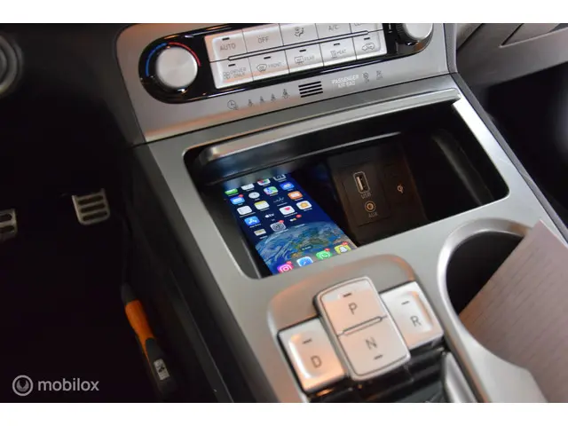 Hyundai Kona EV Premium 64 kWh & Trekhaak 2019 Elektrisch 10