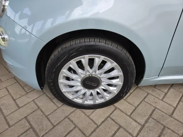 Fiat 500 1.0 Hybrid 2023 Hybride Benzine 4