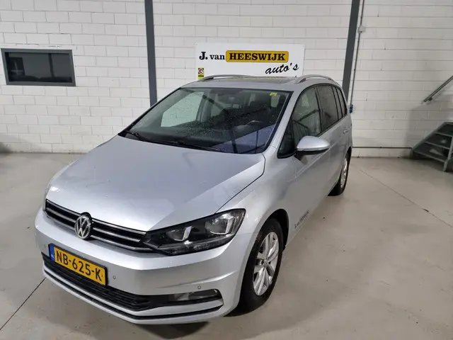 Volkswagen Touran 1.4 TSI Connected Series 2017 Benzine 14
