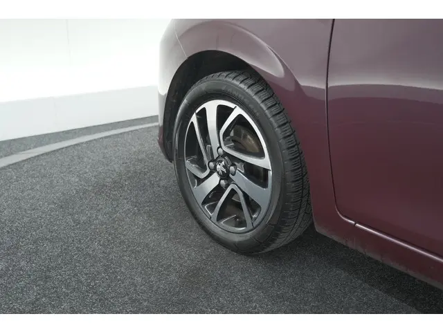 Peugeot 108 1.0 e-VTi Première 2014 Benzine 19