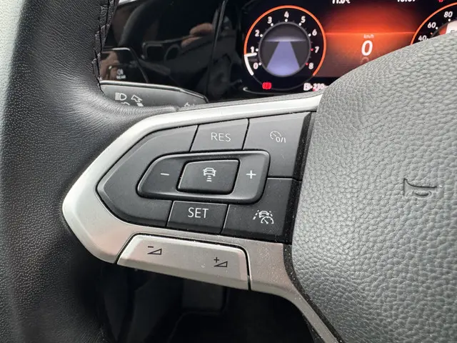 Volkswagen Golf 1.5 TSI 130pk Style 2020 Benzine 21