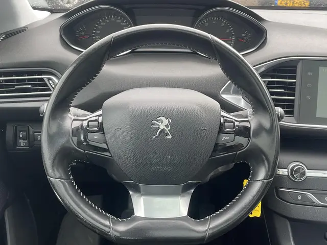 Peugeot 308 1.2 PureTech Active 2015 Benzine 10