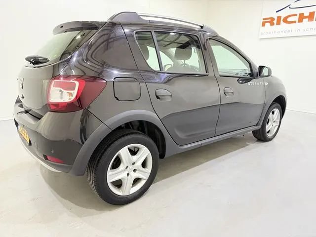 Dacia Sandero Stepway 0.9 TCe Laureate Navi 2014 Benzine 6