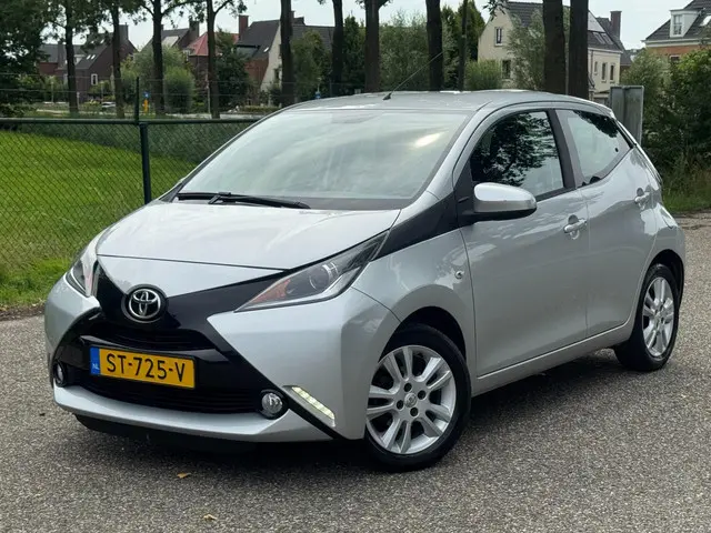 Toyota Aygo 1.0 VVT-i x-pose /Airco/Led/ 2017 Benzine 7