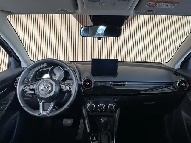 Mazda 2 1.5 Skyactiv-G 2024 Benzine 12