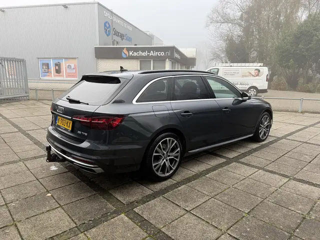 Audi A4 Avant 35 TFSI Aut. Business Sport 2021 Benzine 6