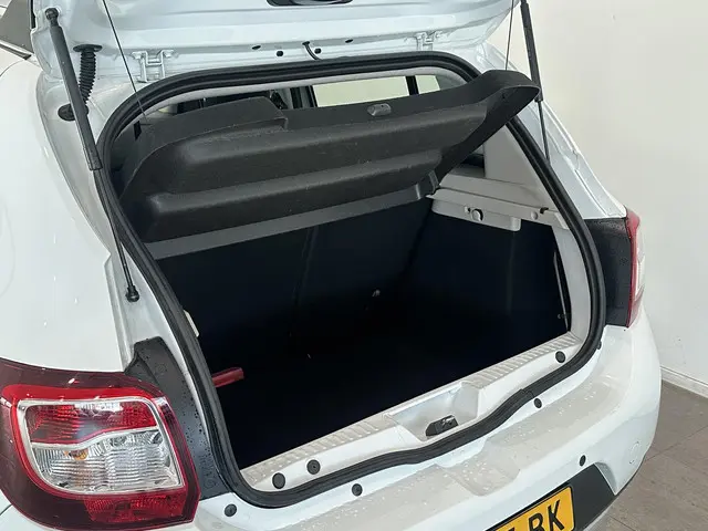 Dacia Sandero Stepway 0.9 TCe 90 Lauréate 2015 Benzine 10