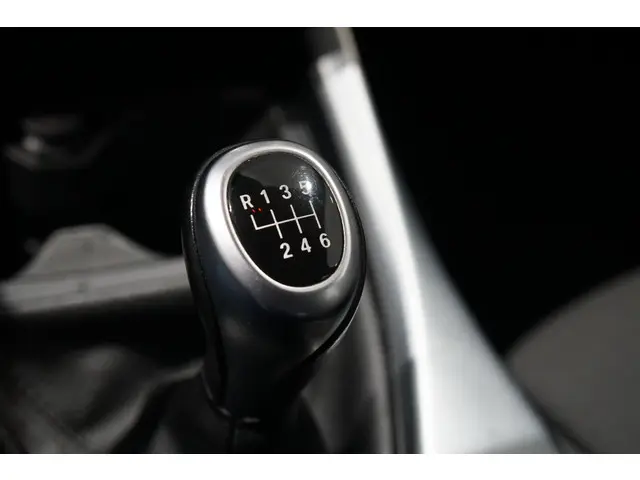 BMW 1 Serie 116i Business+ 2012 Benzine 15