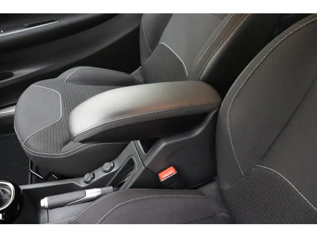 DS DS 3 1.2 PureTech 110pk So Red 2015 Benzine 26