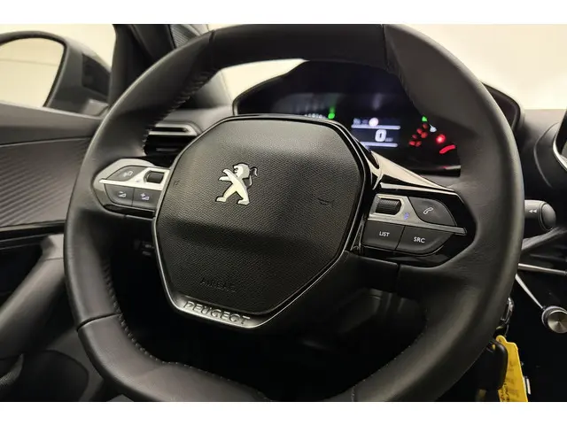 Peugeot 2008 1.2T Style 2023 Benzine 18