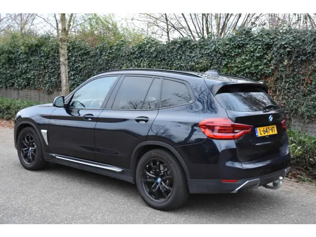 BMW iX3 High Executive 80 kWh 2021 Elektrisch 4