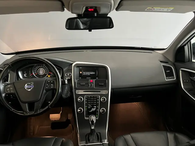 Volvo XC60 2.0 T5 FWD Kinetic TREKHAAK 2015 Benzine 19