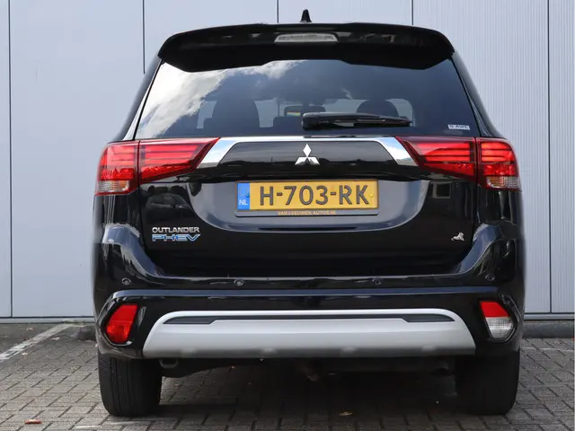 Mitsubishi Outlander 2.4 PHEV 2020 Hybride Benzine 8