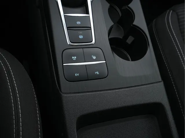 Ford Kuga 2.5 PHEV Titanium 2022 Hybride Benzine 12