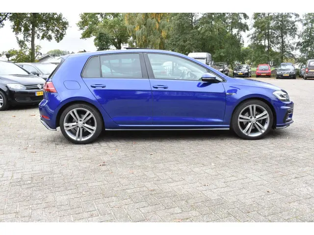 Volkswagen Golf 1.5 TSI Highline Business R 2018 Benzine 3